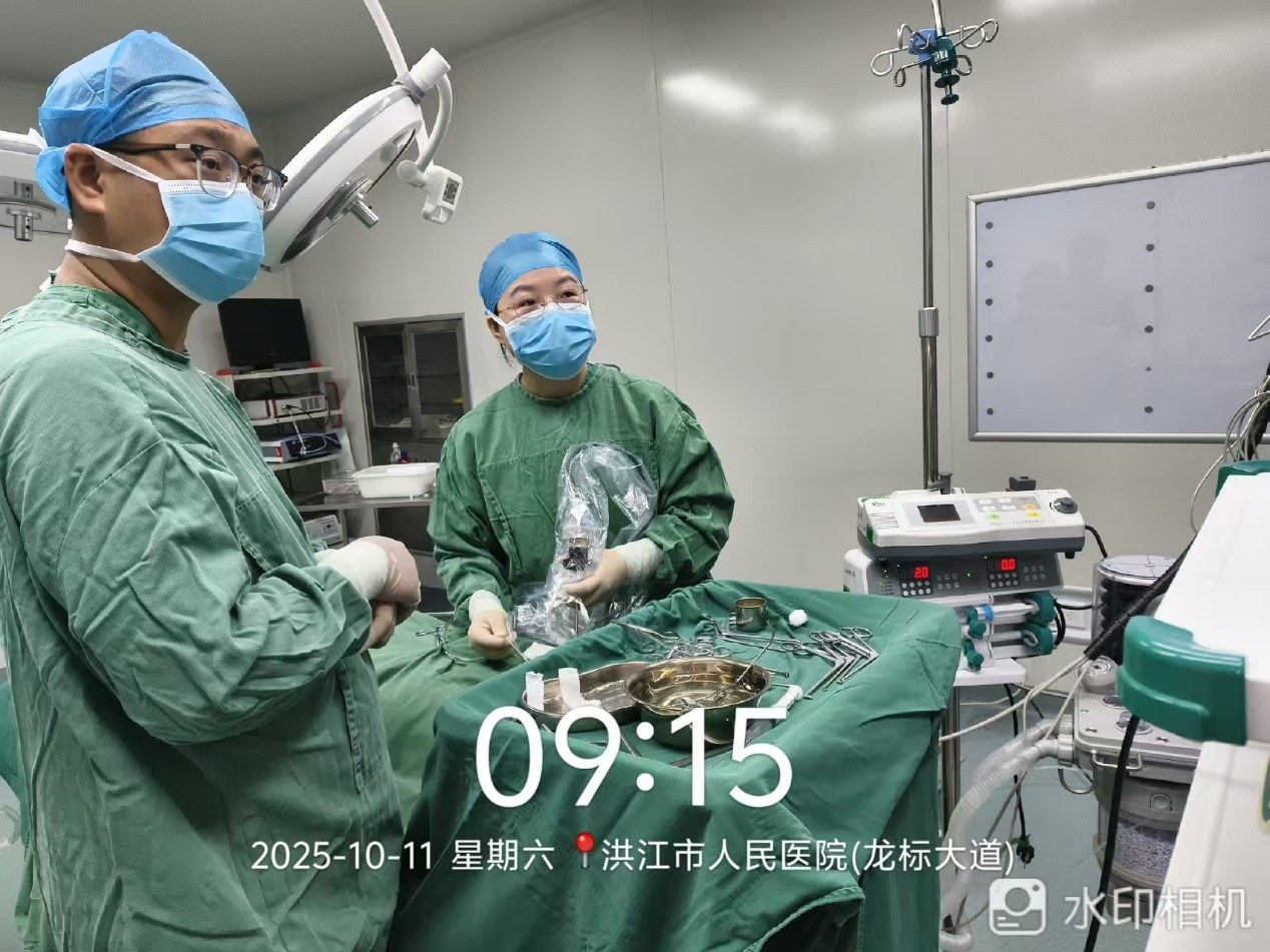 湖南省人民医院专家周平在洪江市人民医院成功主刀鼻内镜手术