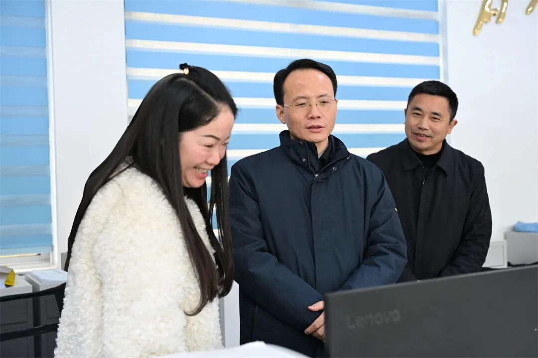 郑小胡：始终厚植为民情怀  不断提升群众获得感幸福感