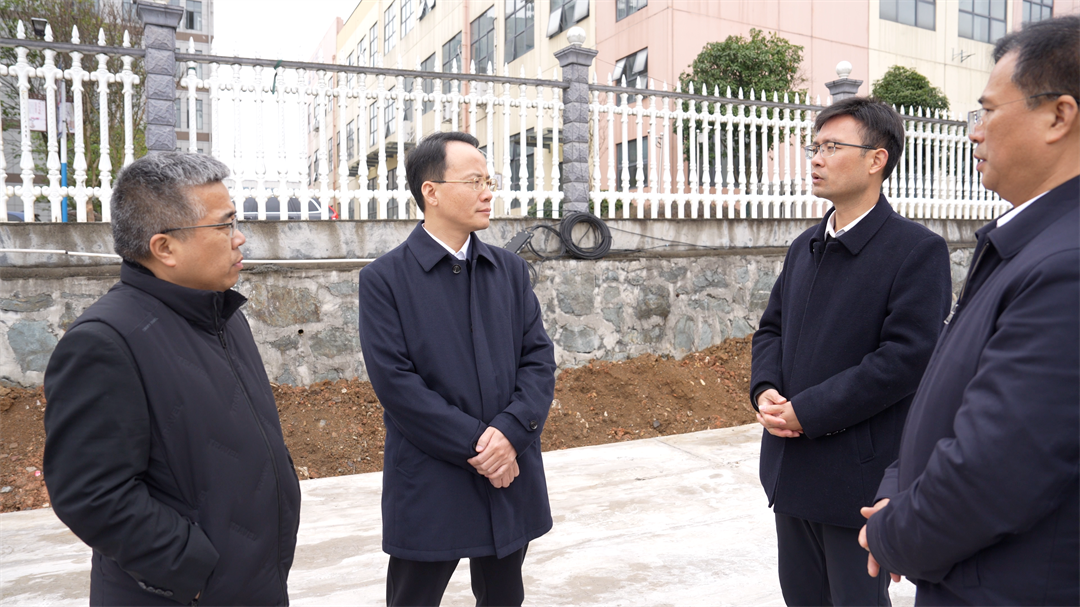 郑小胡主持召开安全生产及复工复产工作部署会并调研