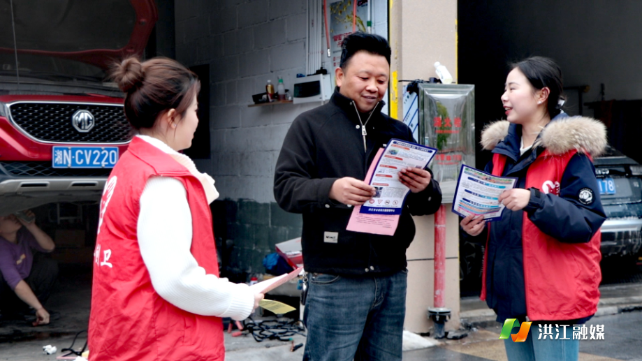 莲塘社区敲门入户 芙蓉社区围炉座谈 黔城镇两社区联动织密宣传服务网