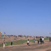 渡口丹霞景区：春光如画，游人如织