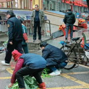 美化市容市貌 净化城市空间 安仁城管在行动