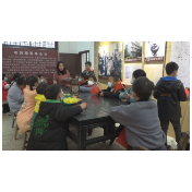 县新华书店组织小小阅读者参观轿顶屋