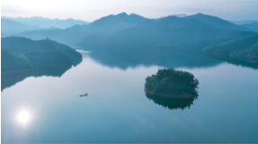 《一泓碧水润山乡》