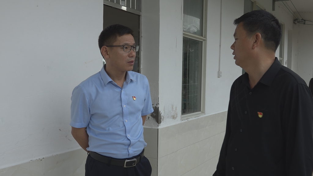 雷志平到塘田小学督导安全生产和防溺水工作