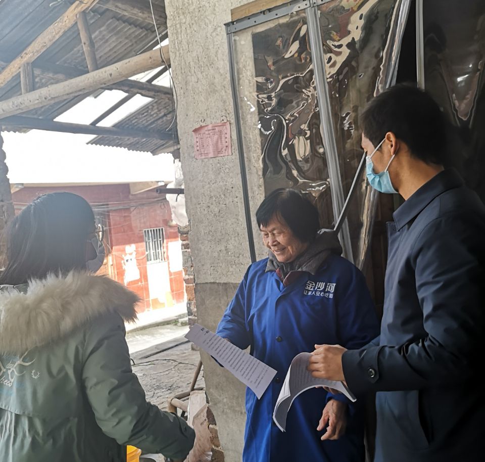 龙市乡敲门行动  (1).jpg