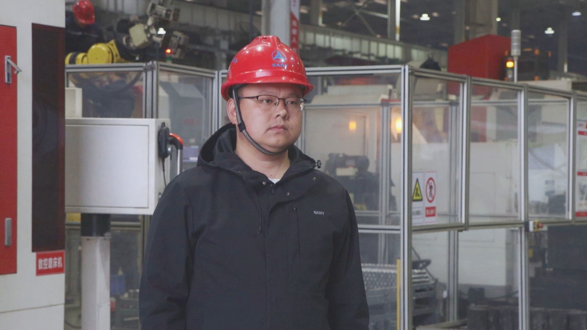 张坚.jpg 张坚.jpg