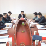 出席政协安仁县十届三次会议的委员开展分组讨论
