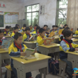 睡前故事点亮学生心灵