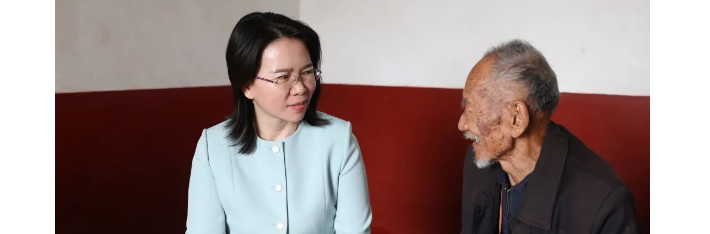 樊未走访慰问百岁老人 调研养老服务工作