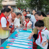 我县开展“月满中秋贺华诞・书香巧手润童心”亲子主题活动