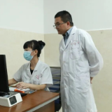 树典型 立榜样 提士气 振精神丨闵银杰:以仁心护民心 以实干显担当