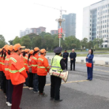 关爱环卫工人 共绘美好家园