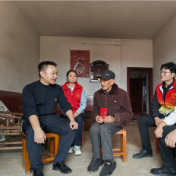 党建引领暖重阳 情系古铛助振兴