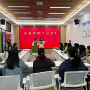 致敬新闻路上的追光者:第26个记者节 致每一位奔跑的你