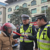 县交警大队开展摩电交通违法专项整治行动