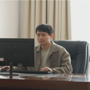 “四敢”垂范 真抓实干·群众敢首创:王飞:为中药材产业插上“科技”翅膀