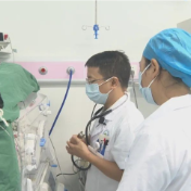 周宁：托起新生命的“守护者”