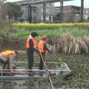 我县开展全域河湖巡查与长江保护法宣传活动