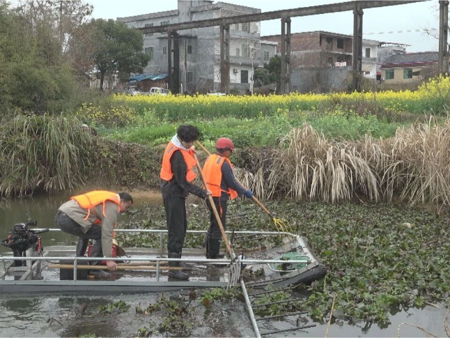 我县开展全域河湖巡查与长江保护法宣传活动