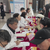 杏林夜启焕新章 岐黄惠民润安仁——县中医医院2026年首届中医药夜市圆满举办