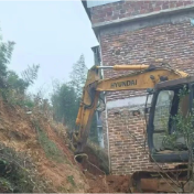 开局八好 乘势而上丨我县精准治理切坡建房地质灾害隐患 全力守护山区群众“安居梦”