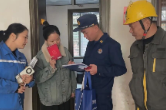 敲门入户除隐患 防消联勤强担当