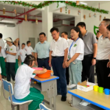 “六一”送关怀 温情暖童心