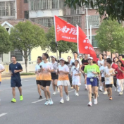 奔跑吧，少年！我县江南少年跑团 活力开跑