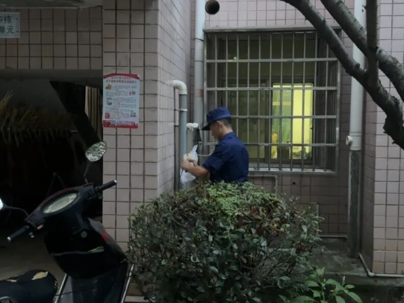 排查整治电动车隐患 筑牢小区消防安全防线