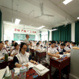 朱国鹏：十四年扎根安仁 用坚守书写育人答卷