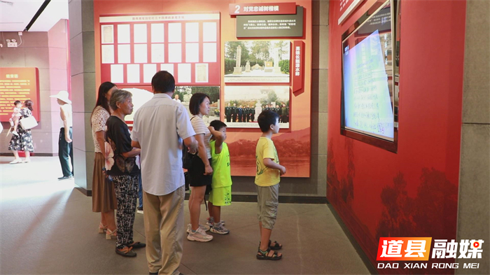 1003道县：国庆迎来红色旅游热 (4)_副本1.jpg