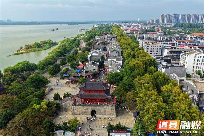 1011秋夜洞庭:足球与诗意的交响华章05_副本.png 1011秋夜洞庭:足球与诗意的交响华章05_副本.png