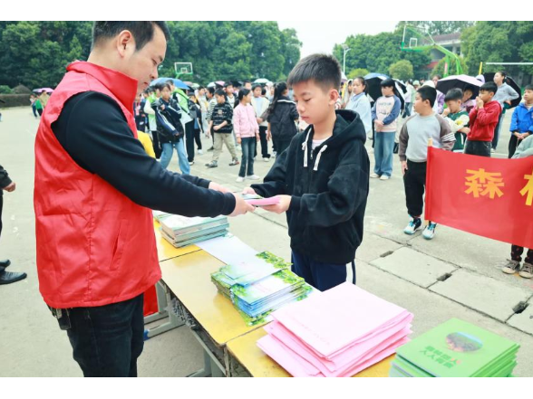道县积极防控林木病虫 保护森林资源安全