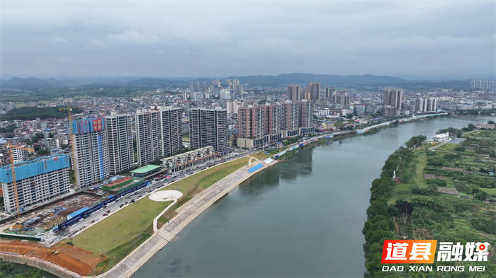 1002道县：国庆假期楼市人气旺 政务服务赋能城市安居01_副本2.png