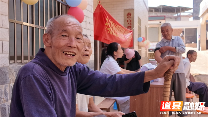 1019道县：党建引领办起惠民食堂 “劳动积分”激活基层治理 (3)_副本.jpg