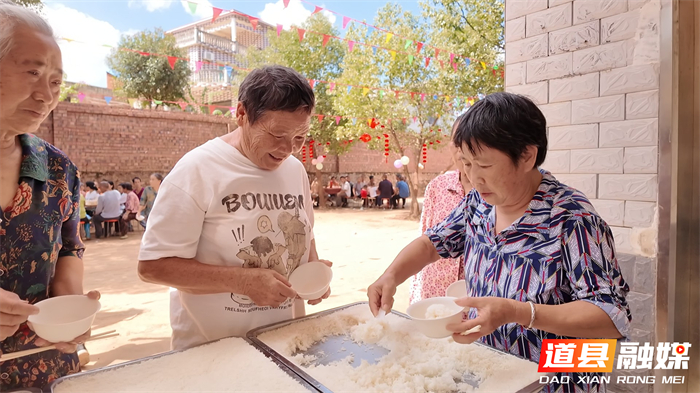 1019道县：党建引领办起惠民食堂 “劳动积分”激活基层治理 (7)_副本.jpg