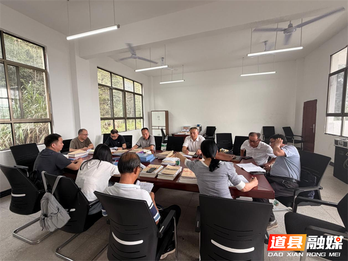 1020视导赋能促提质 深耕课堂强根基——县教育局视导组到四马桥镇中学开展教学专项视导 01_副本.png