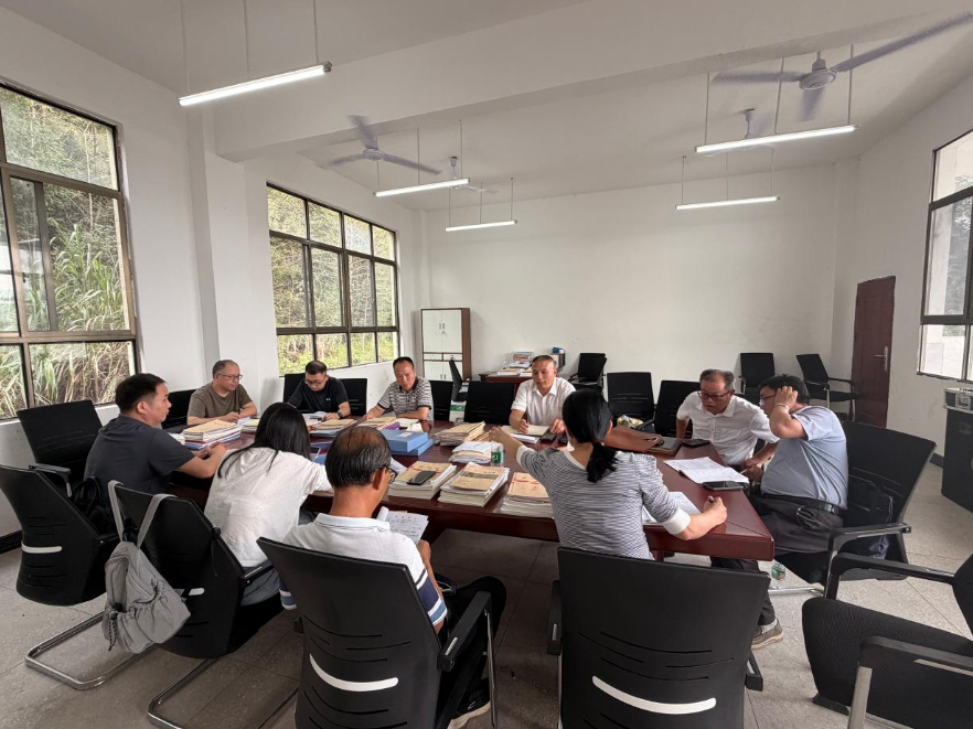 视导赋能促提质 深耕课堂强根基——县教育局视导组到四马桥镇中学开展教学专项视导 