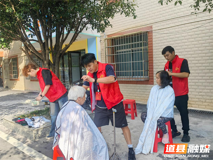 1019重阳暖人心！道县社会福利院携手多单位温情关爱夕阳红03_副本.png