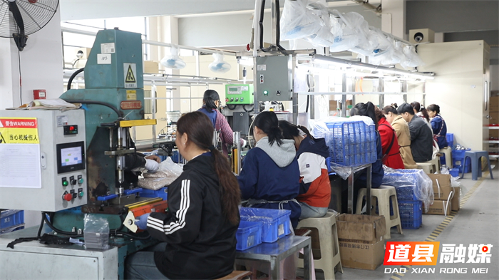 0228道县：企业赶单拓新局 奋楫争先启新程 (1)_副本.jpg