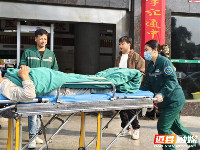 0228【春节我在岗】143趟次“生死时速”!直击道县中医医院急诊120的别样春节02_副本.png 0228【春节我在岗】143趟次“生死时速”!直击道县中医医院急诊120的别样春节02_副本.png