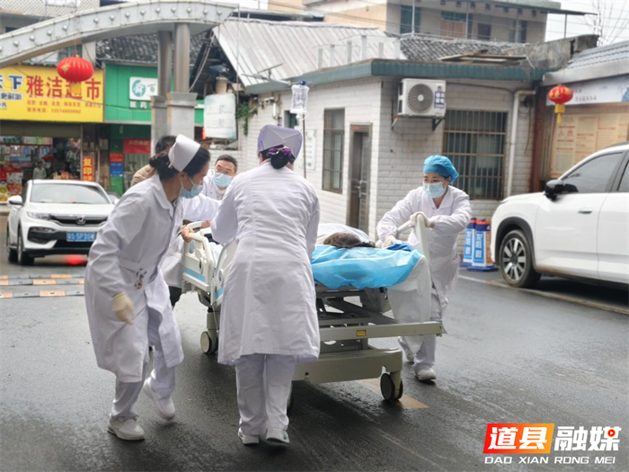 0228【春节我在岗】143趟次“生死时速”!直击道县中医医院急诊120的别样春节023png_副本.png 0228【春节我在岗】143趟次“生死时速”!直击道县中医医院急诊120的别样春节023png_副本.png