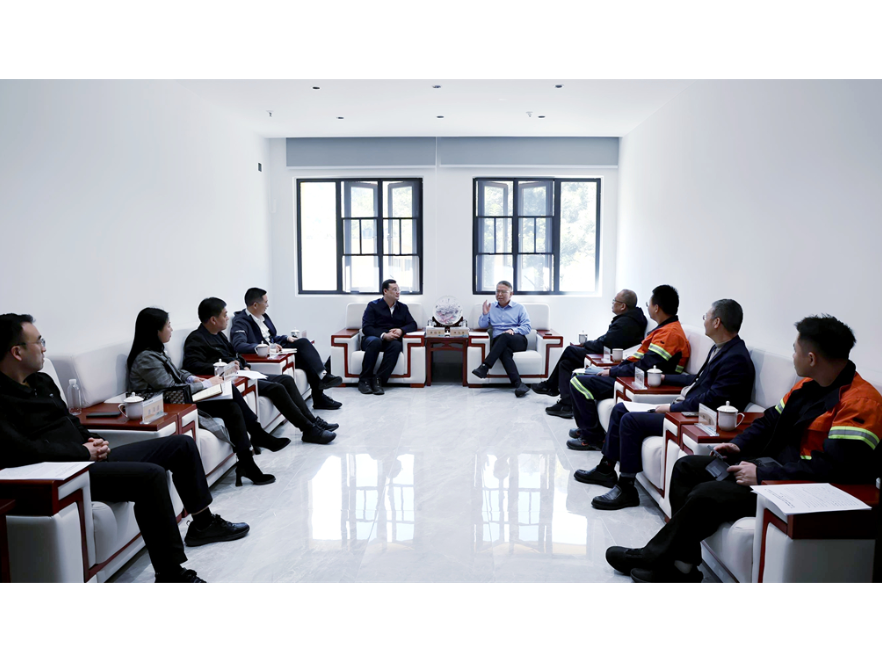 唐超学刘华中与紫金矿业集团总裁林泓富一行会谈
