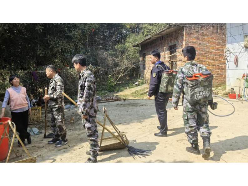 道县开展带装巡逻 严防森林火灾