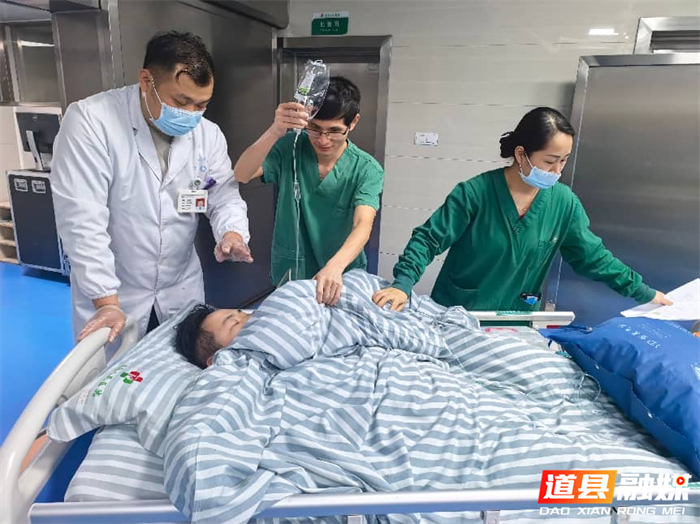 030225岁小伙突发心脏骤停 道县人民医院极速施救抢回年轻生命01_副本.png 030225岁小伙突发心脏骤停 道县人民医院极速施救抢回年轻生命01_副本.png