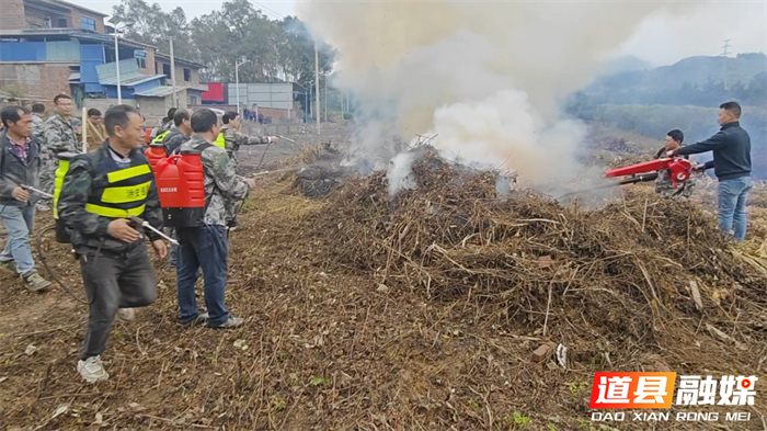 0327道县四马桥镇：厉兵秣马正当时 打好防火“主动仗”02_副本.png