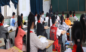 视频 | 道县：爱心校服送进瑶山 助学善举温暖童心