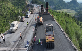视频 | 战雨季 抢工期 零道高速道县段建设稳步推进