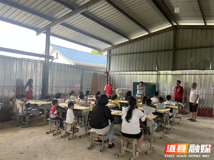 0518道县东门街道:公益书法润民心 架起党群连心桥01_副本.png 0518道县东门街道:公益书法润民心 架起党群连心桥01_副本.png